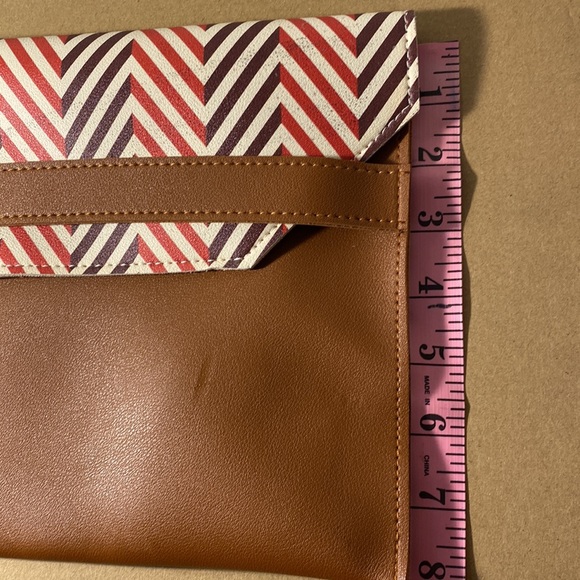 NWOT ENVELOPE CLUTCH OR TABLET CARRIER - Picture 4 of 4